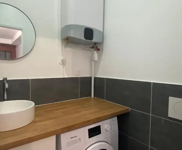 Daire Spacious Flat Near Grands Boulevards 6p *